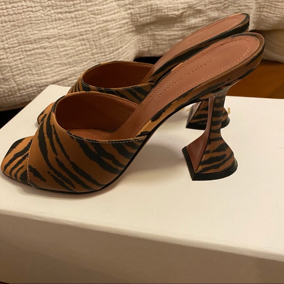 AMINA MUADDI LUPITA Satin Mule Sandal Heel Tiger Print Size 36 6 Like New! - Picture 4 of 7